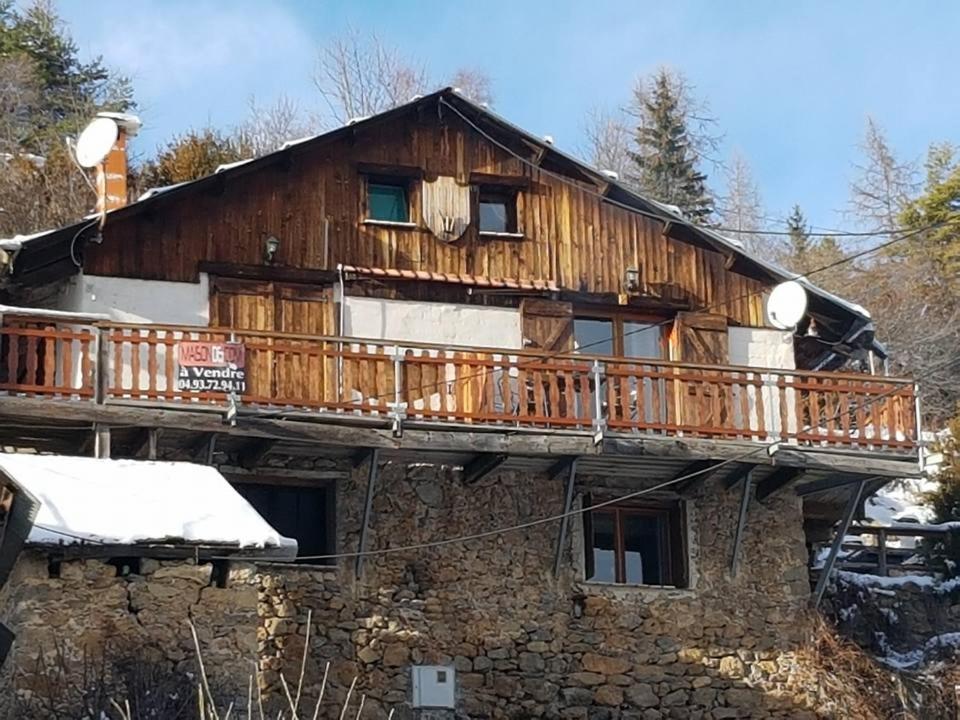 Sur Un Petit Nuage Villa Roubion Luaran gambar