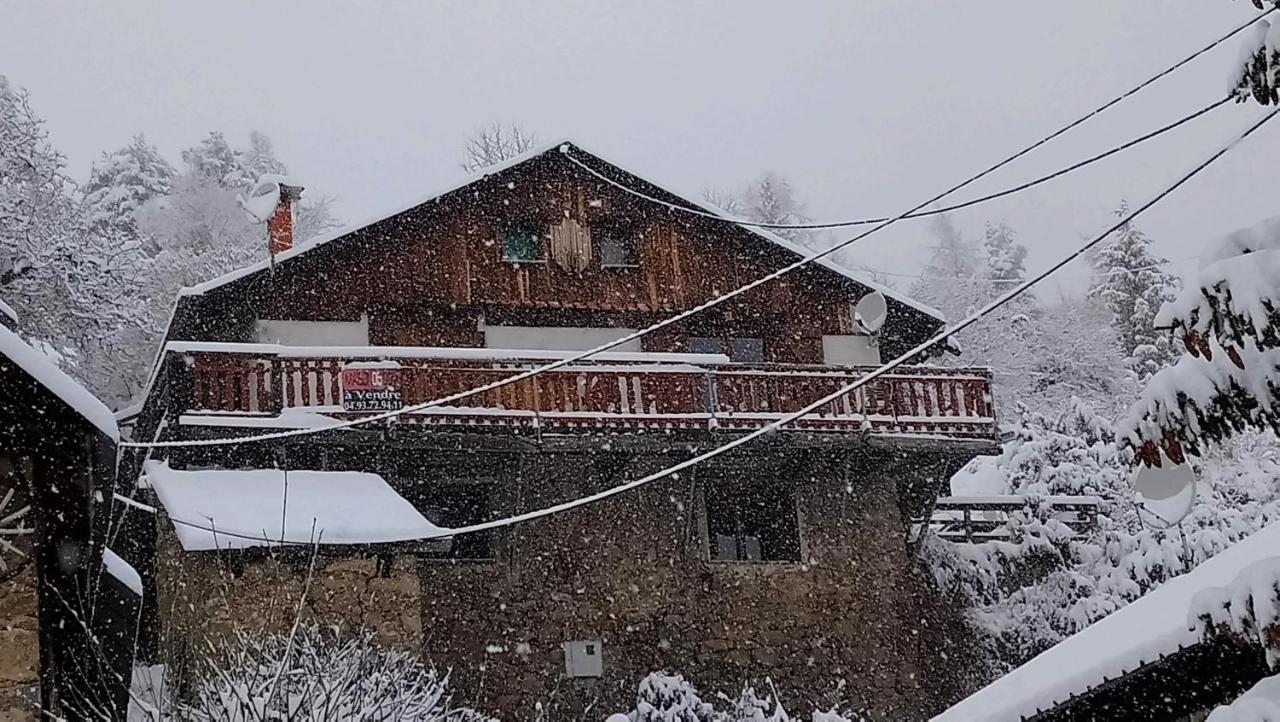 Sur Un Petit Nuage Villa Roubion Luaran gambar