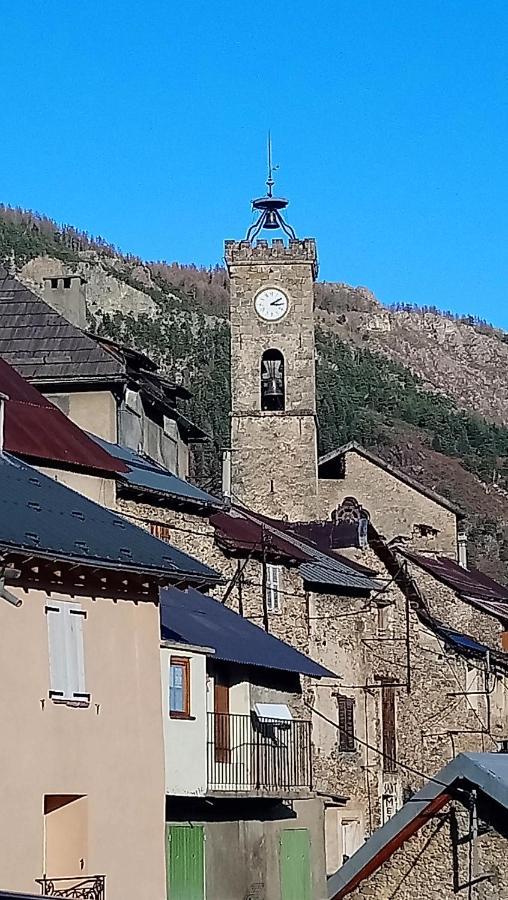 Sur Un Petit Nuage Villa Roubion Luaran gambar